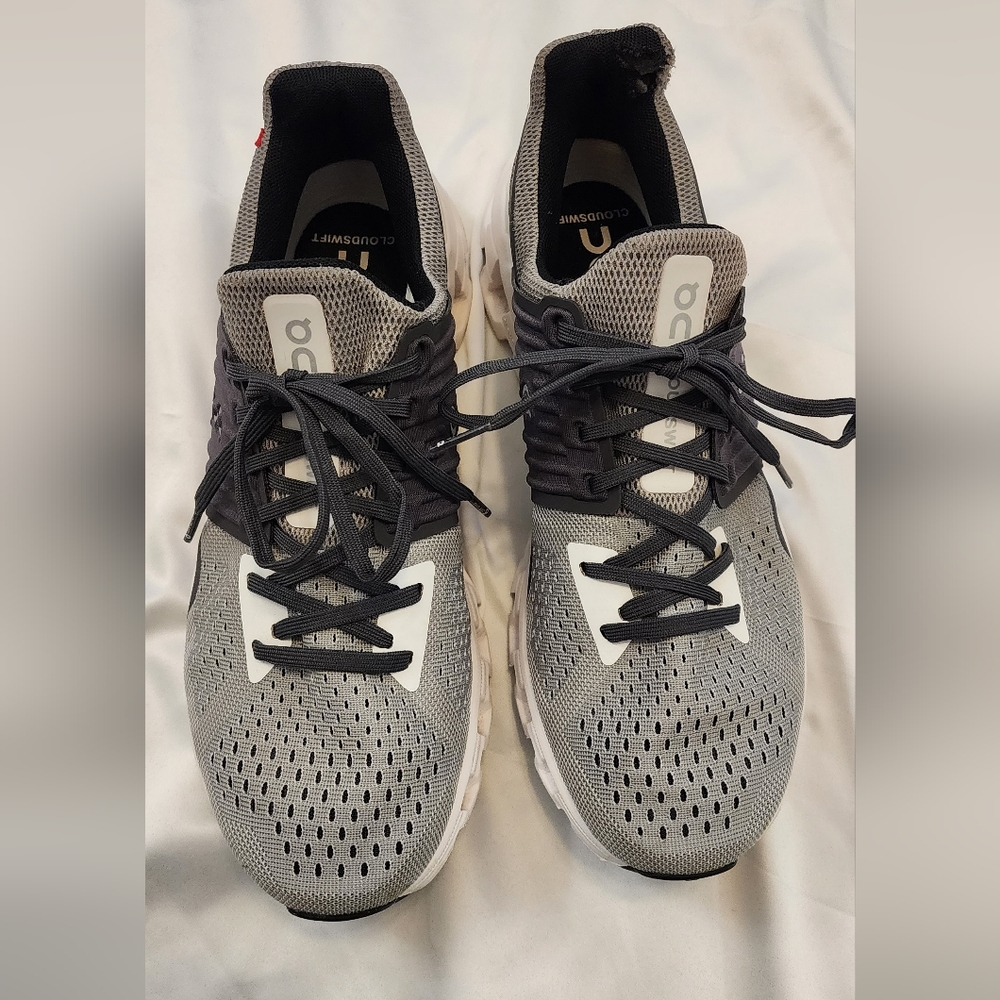 On Cloud Cloudswift Eclipse Running Shoes. - image 1